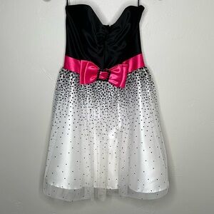Vintage Jessica McClintock Strapless Black and White Dress with Pink Bow Accent